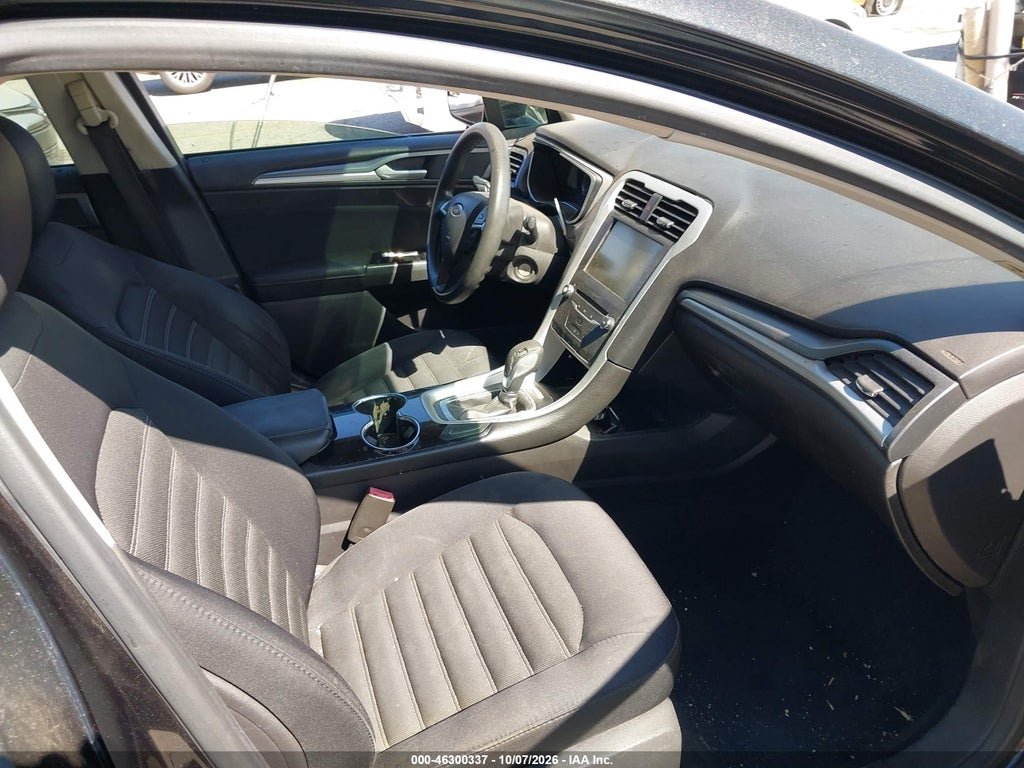 2015 Ford Fusion SE photo 5