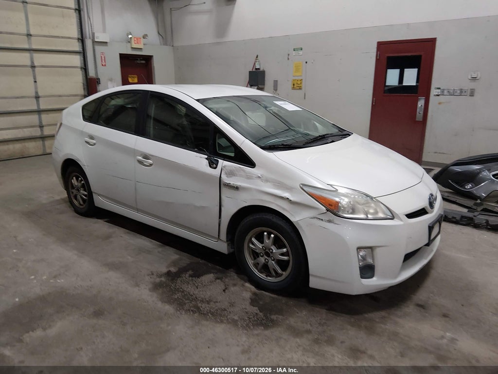 2011 Toyota Prius Four photo 1