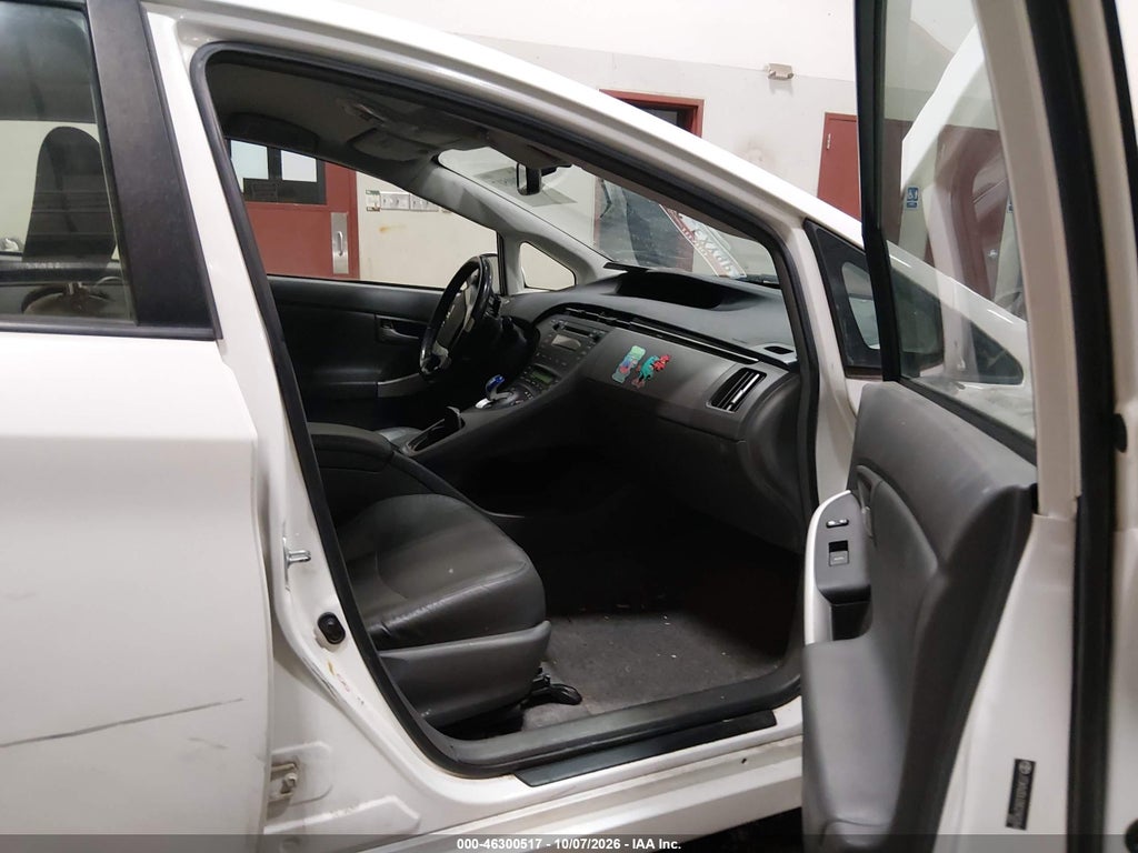 2011 Toyota Prius Four photo 5