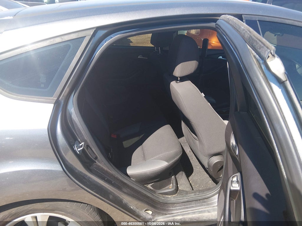 2014 Ford Focus SE photo 8