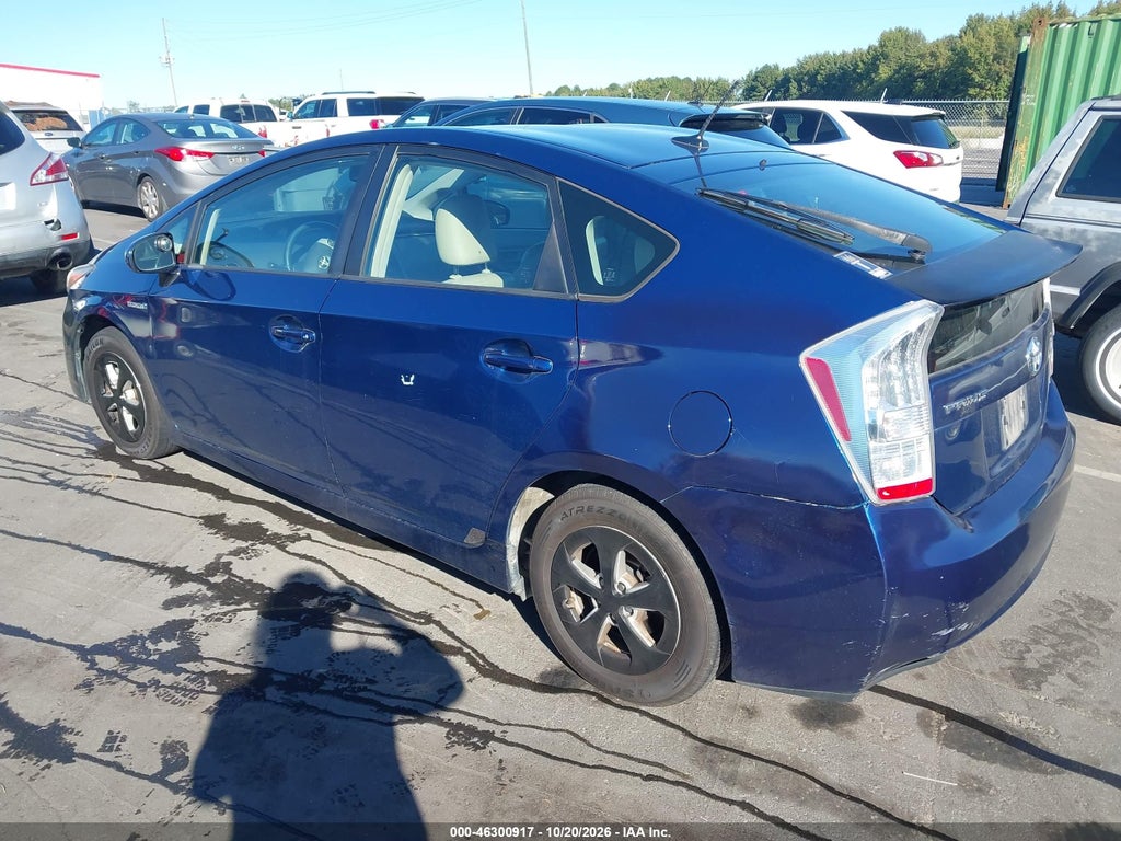 2010 Toyota Prius IV photo 3