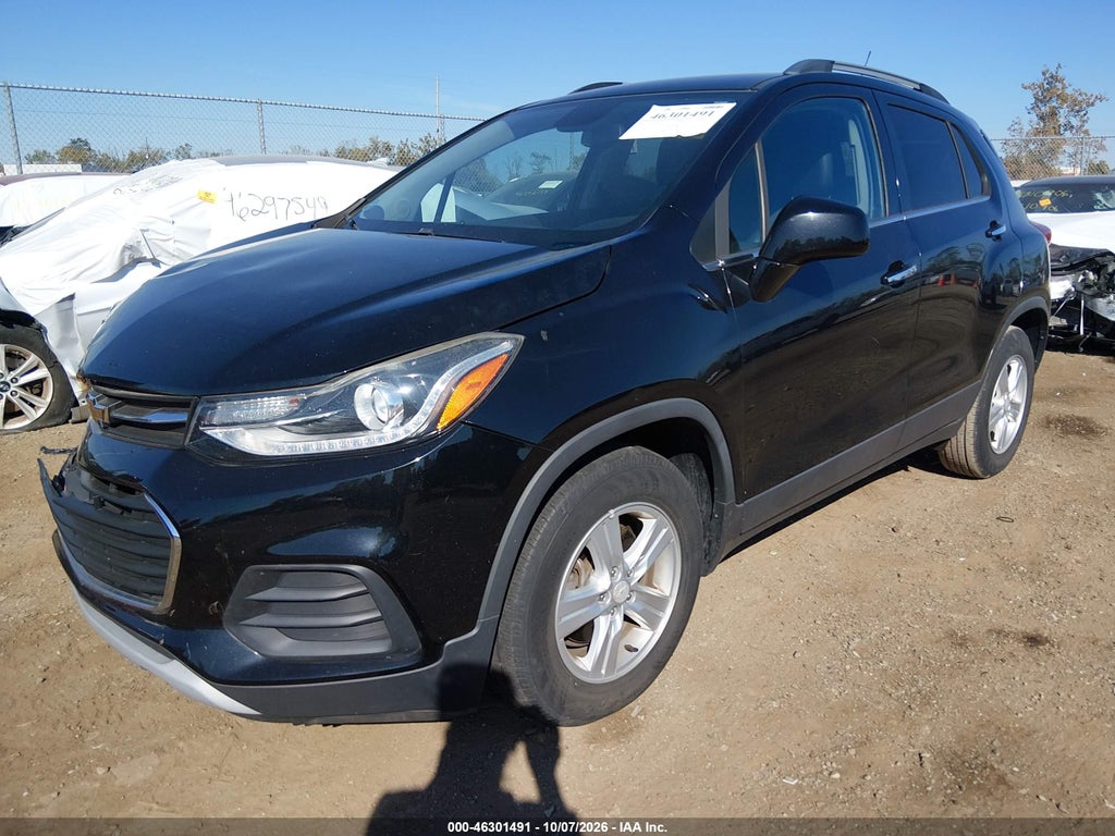 2017 Chevrolet Trax LT photo 2