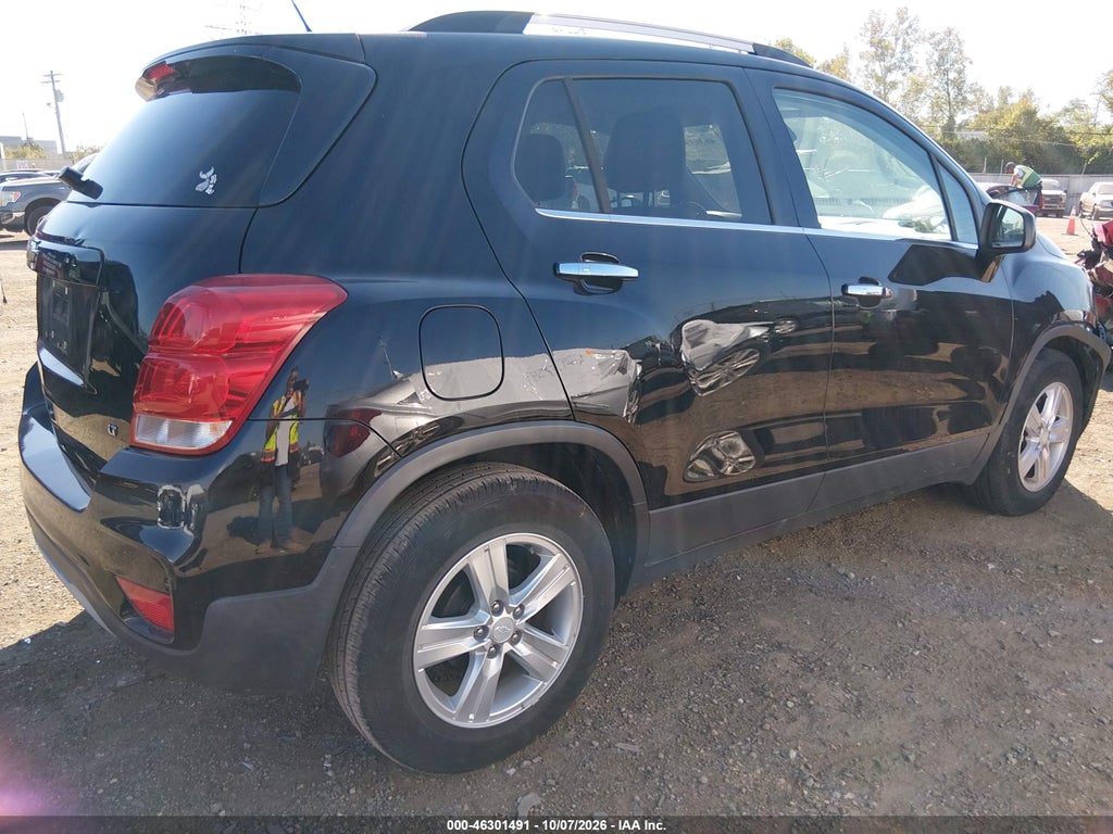 2017 Chevrolet Trax LT photo 4
