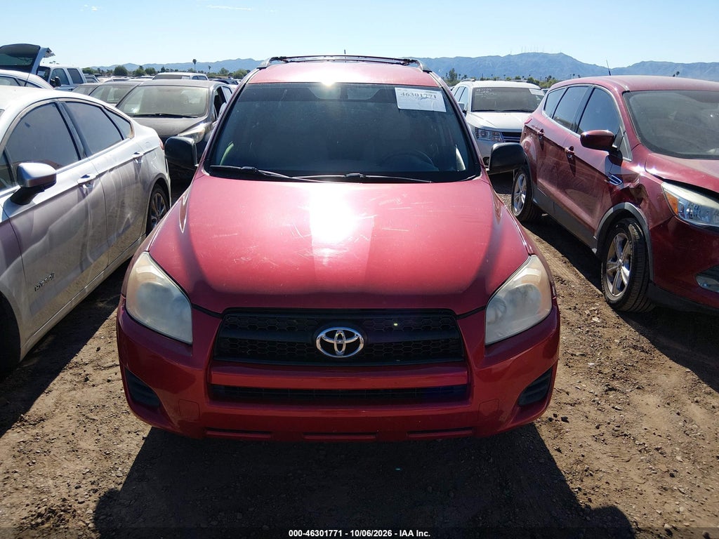 2011 Toyota RAV4 photo 6