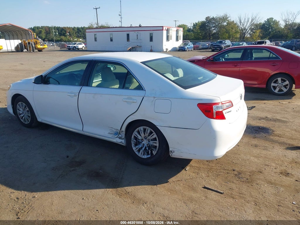 2012 Toyota Camry LE photo 3
