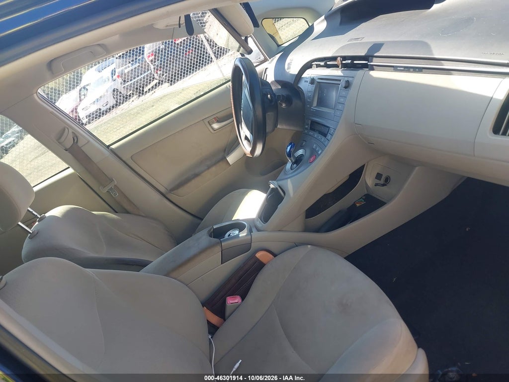 2013 Toyota Prius Three photo 5