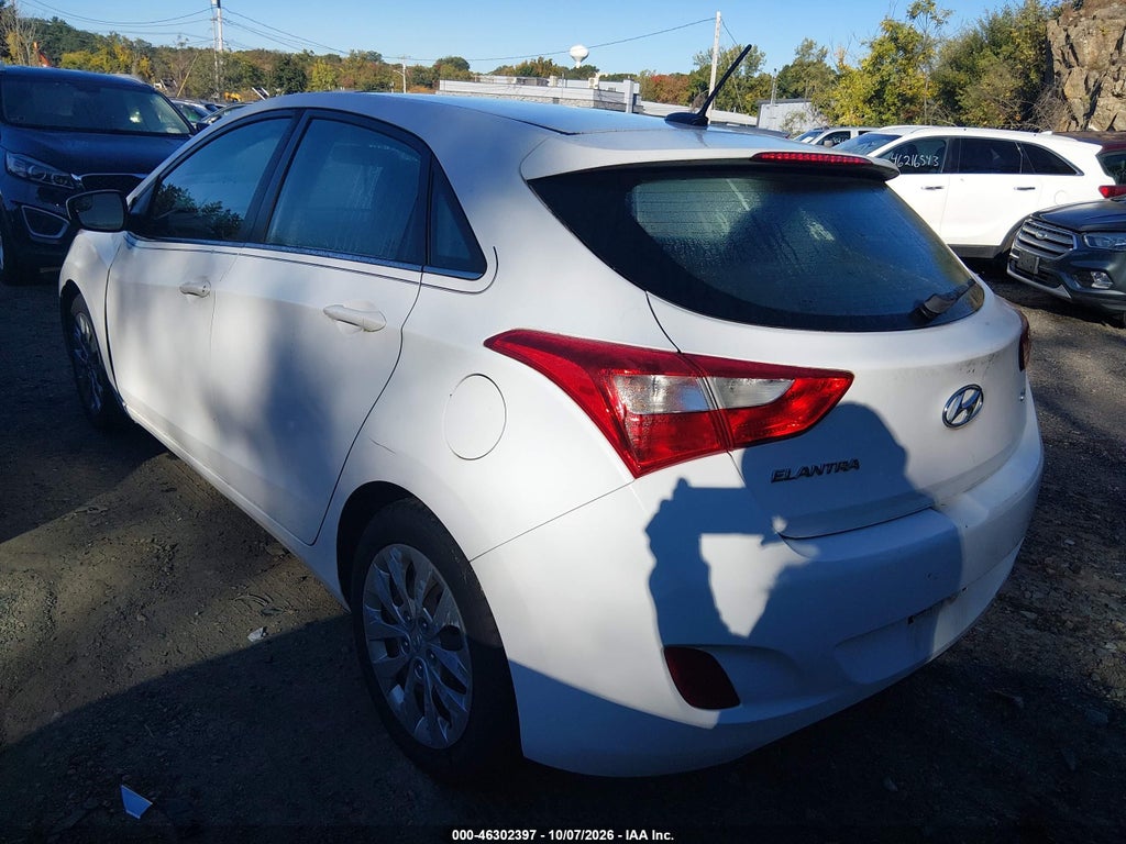 2017 Hyundai Elantra GT photo 3