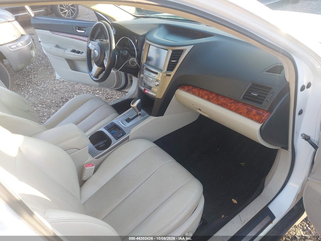 2011 Subaru Outback 2.5I Limited photo 5