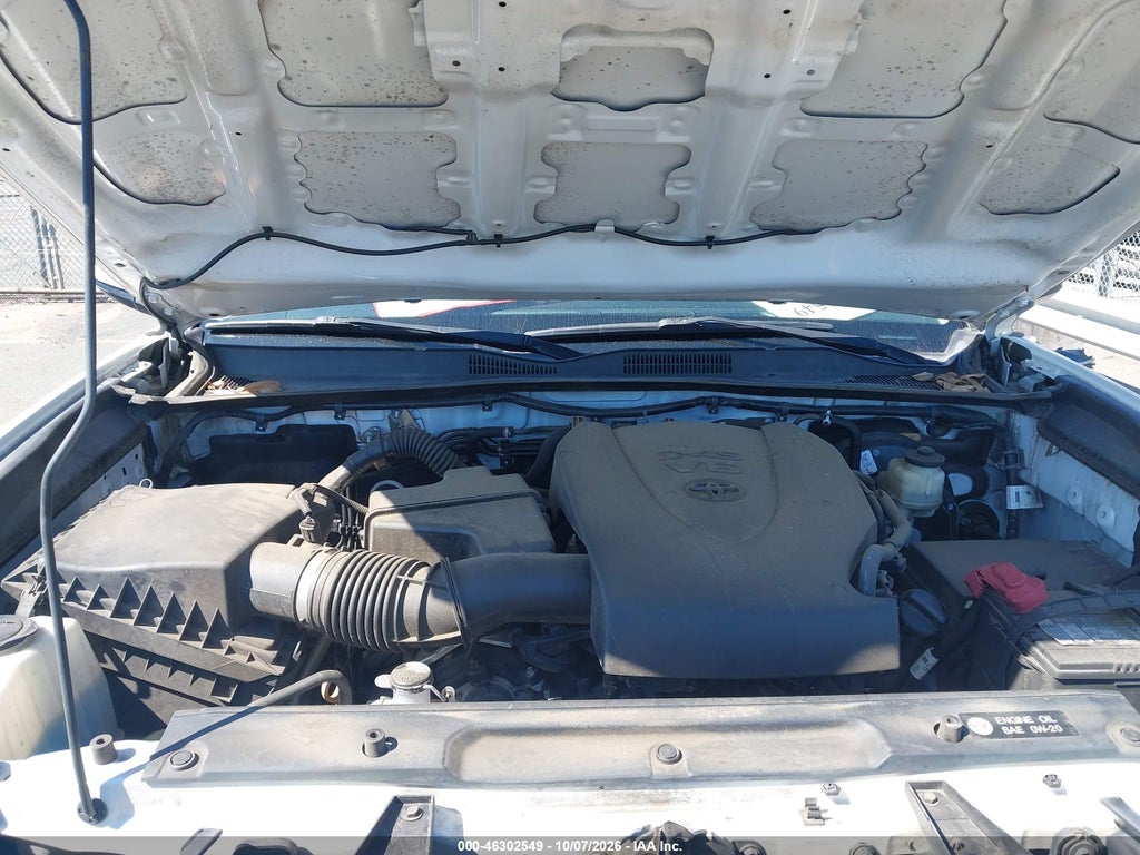 2018 Toyota Tacoma SR5 V6 photo 10
