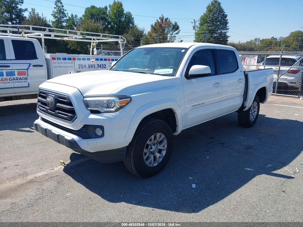 2018 Toyota Tacoma SR5 V6 photo 2