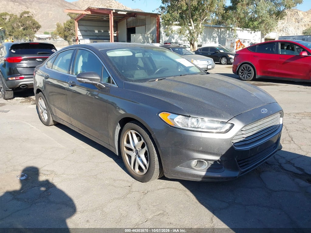 2016 Ford Fusion SE photo 1