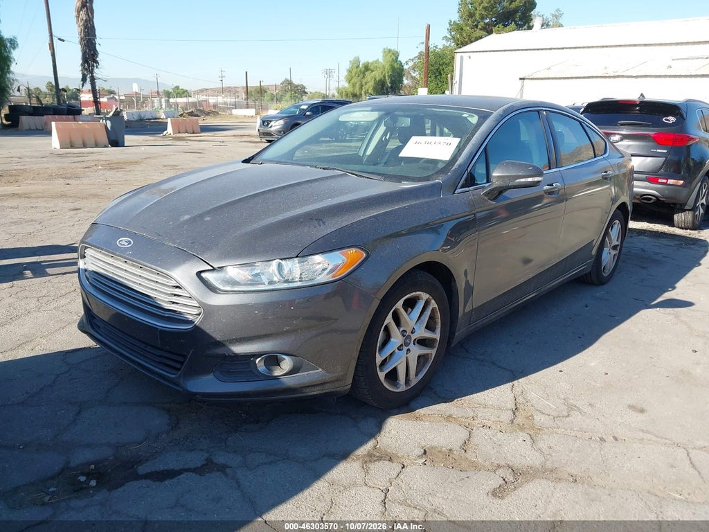 2016 Ford Fusion SE photo 2