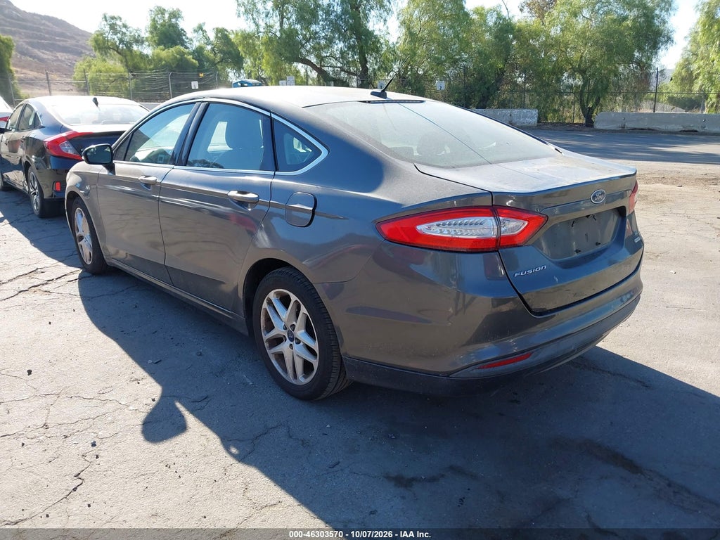 2016 Ford Fusion SE photo 3