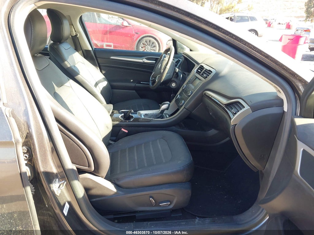 2016 Ford Fusion SE photo 5