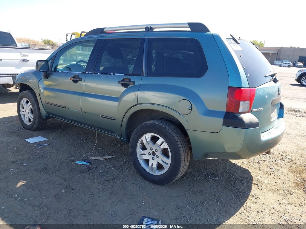 2005 Mitsubishi Endeavor LS photo 3