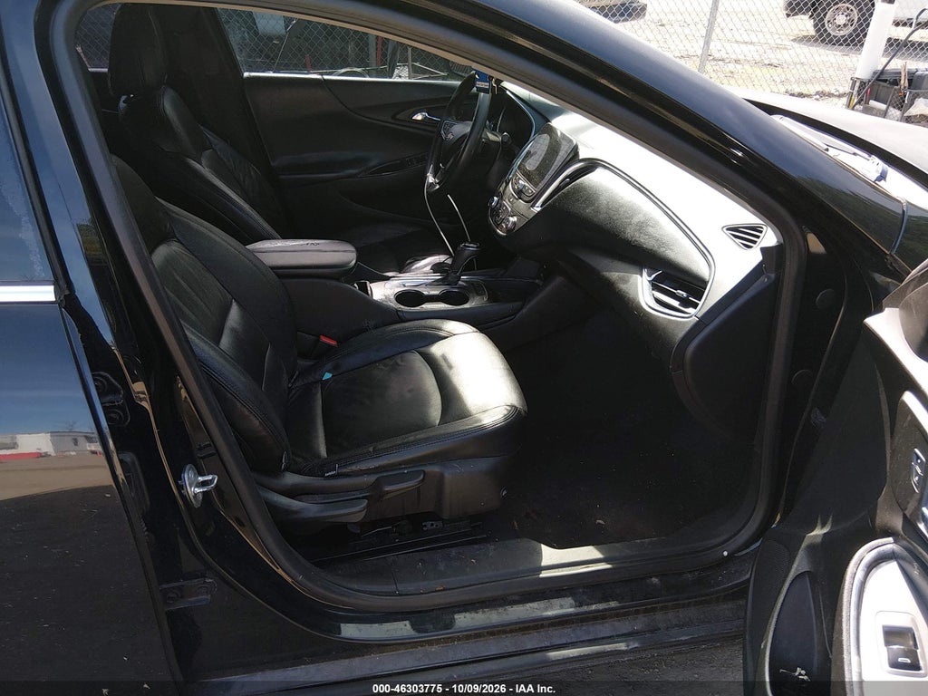 2016 Chevrolet Malibu 2LT photo 5