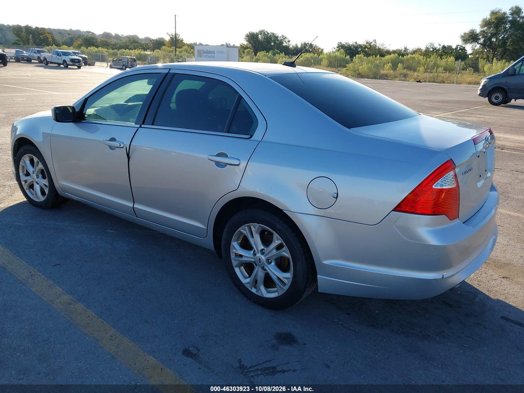 2012 Ford Fusion SE photo 3