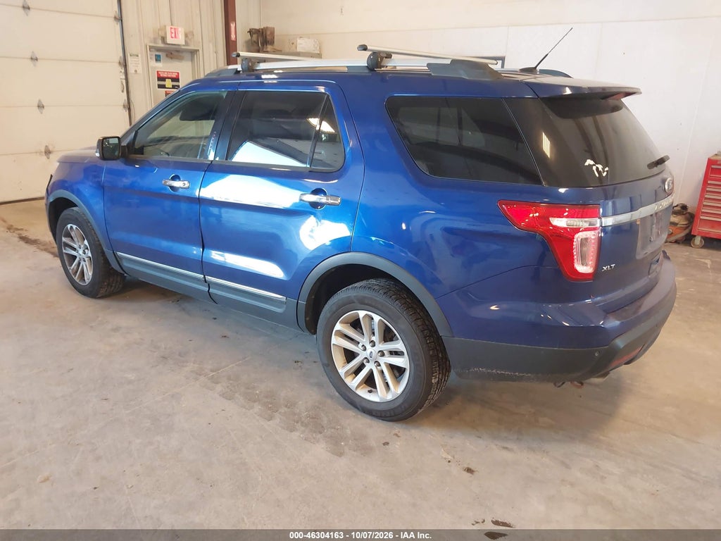 2013 Ford Explorer XLT photo 3