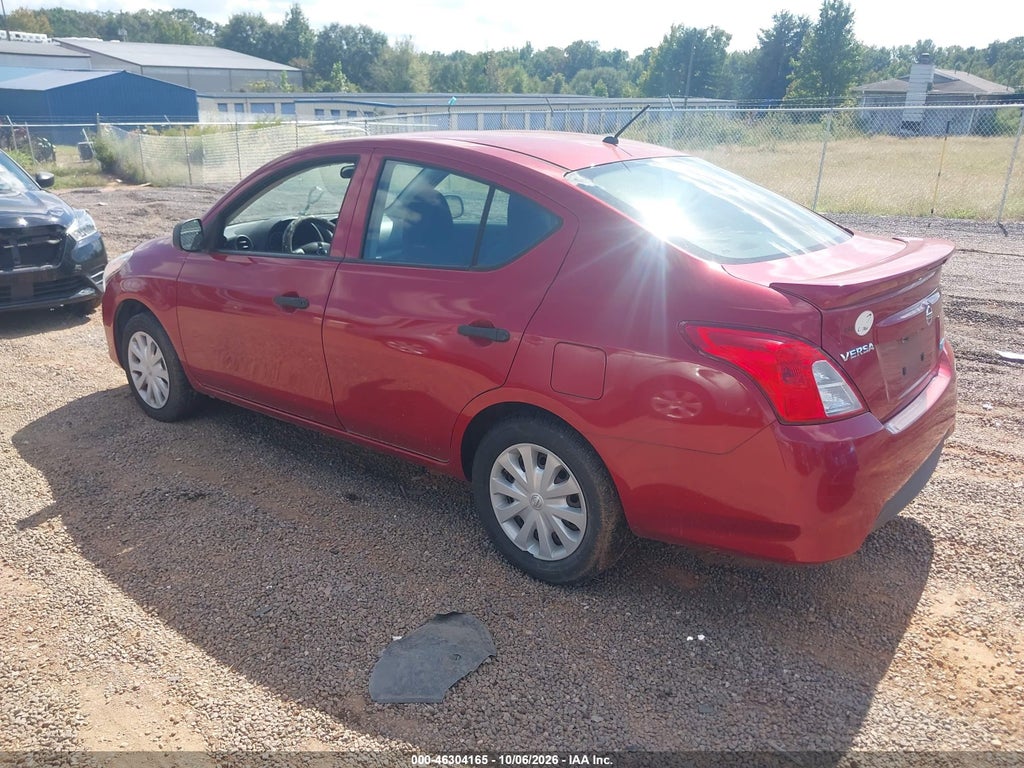 2015 Nissan Versa 1.6 S+ photo 3