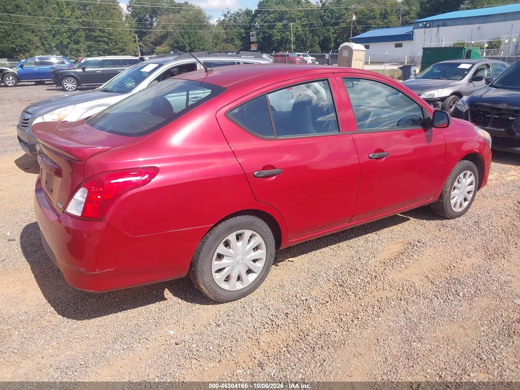 2015 Nissan Versa 1.6 S+ photo 4
