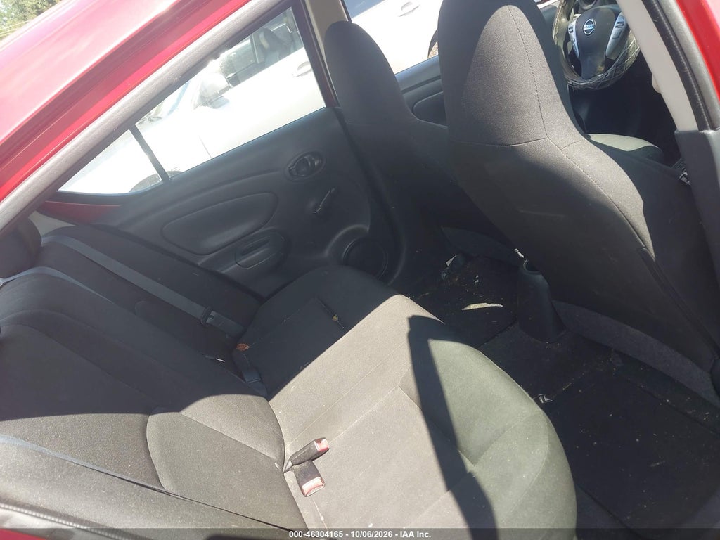 2015 Nissan Versa 1.6 S+ photo 8