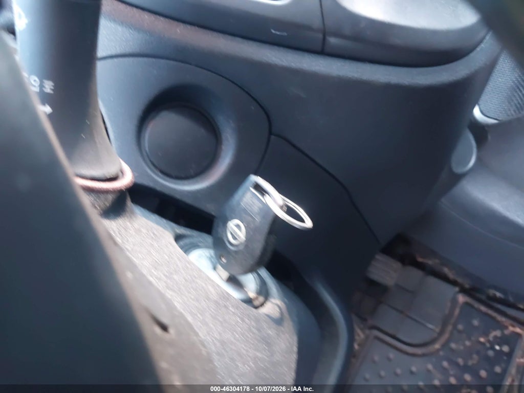 2014 Nissan Juke S photo 11