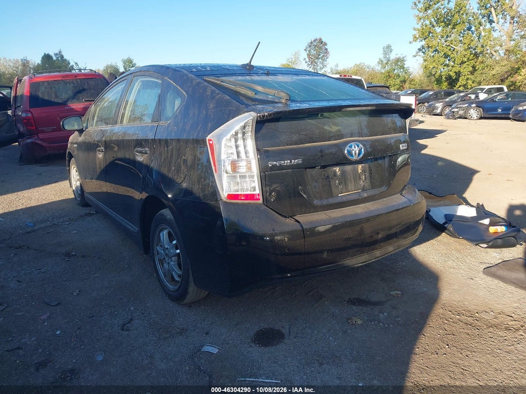 2011 Toyota Prius Three photo 3