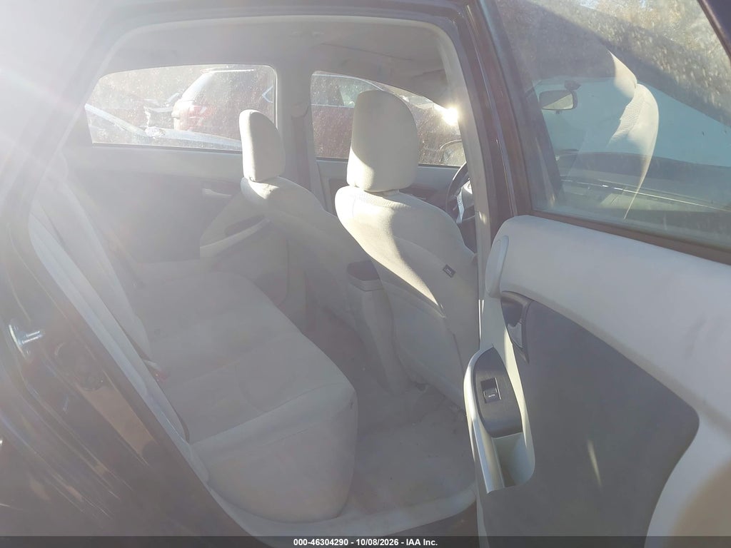 2011 Toyota Prius Three photo 8