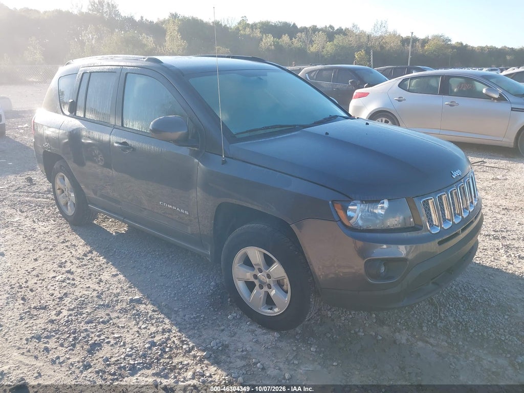 2017 Jeep Compass Latitude FWD photo 1