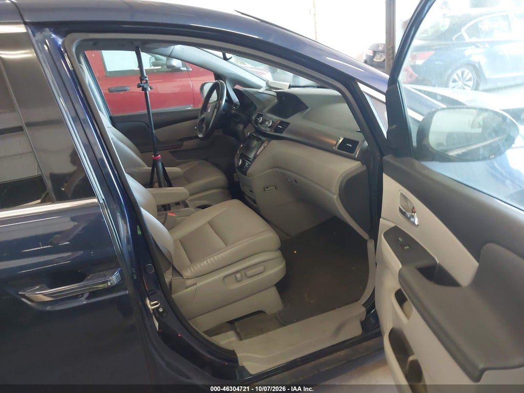 2014 Honda Odyssey Touring/Touring Elite photo 5