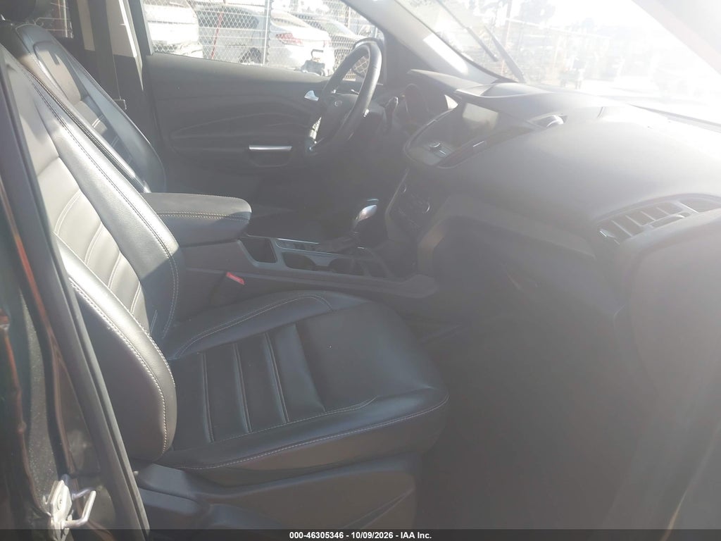 2019 Ford Escape SEL photo 5