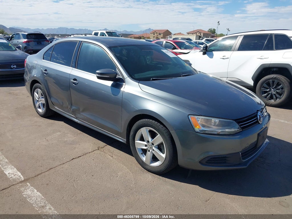 2013 Volkswagen Jetta 2.0L TDI photo 1