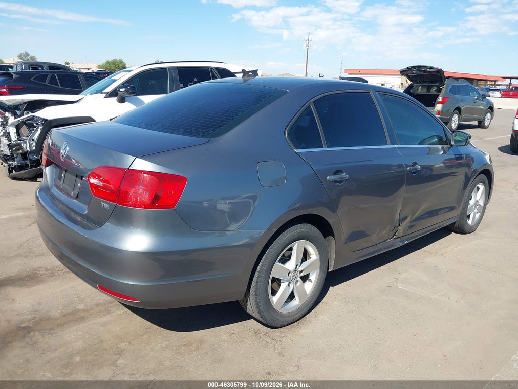 2013 Volkswagen Jetta 2.0L TDI photo 4