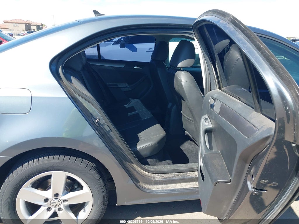 2013 Volkswagen Jetta 2.0L TDI photo 8
