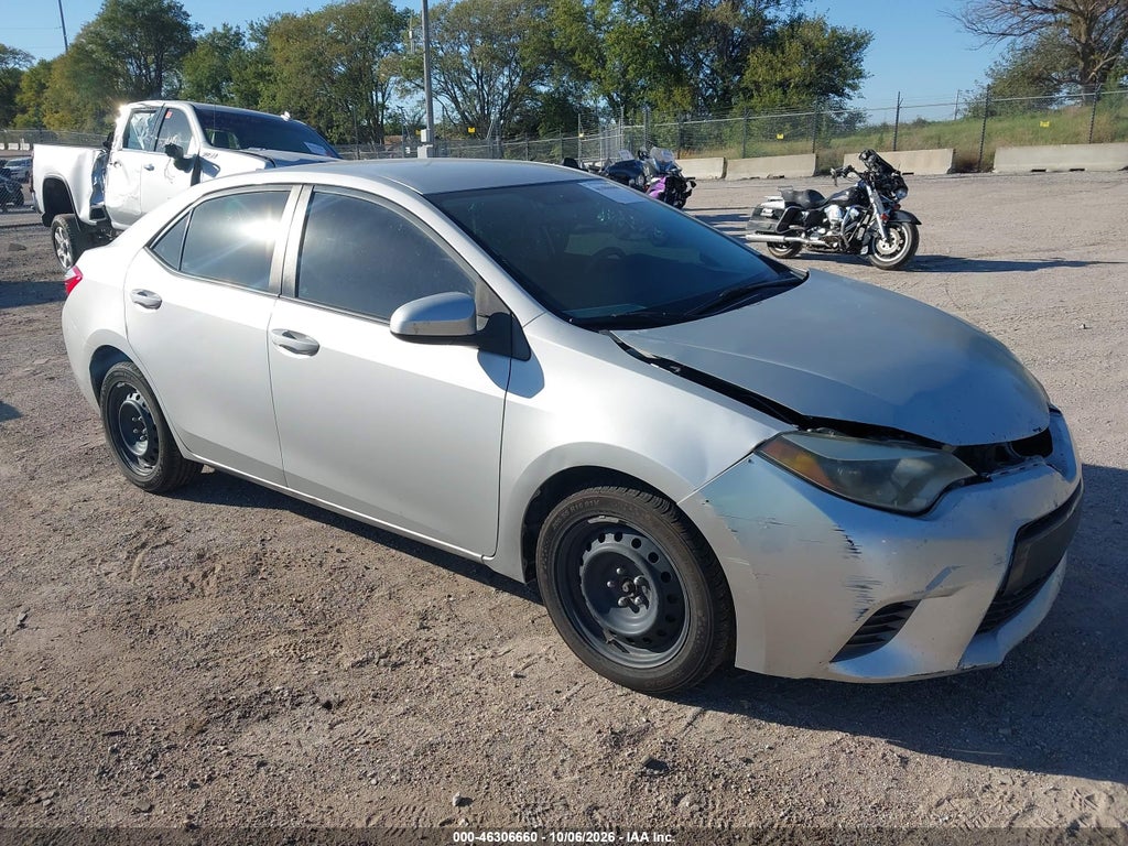 2016 Toyota Corolla LE photo 1