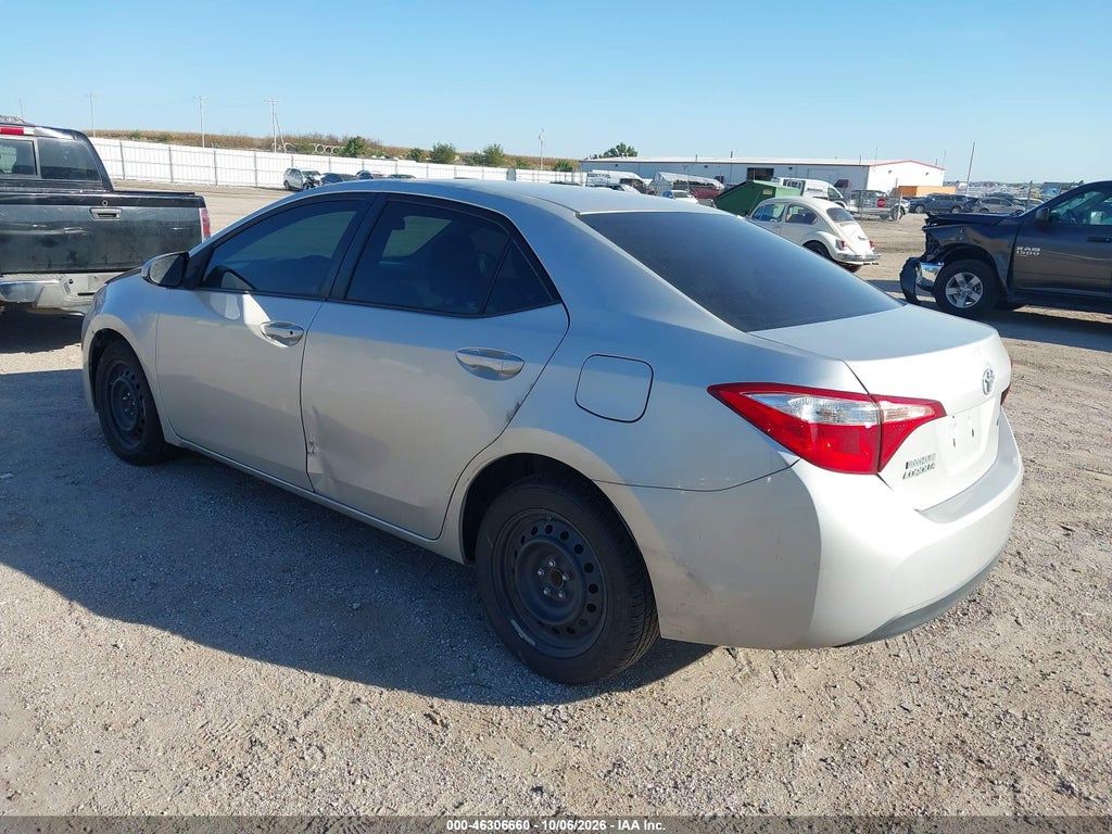 2016 Toyota Corolla LE photo 3