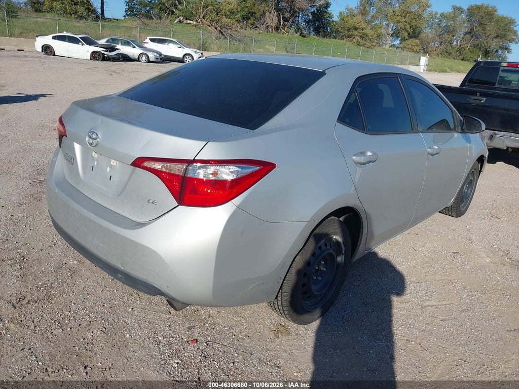 2016 Toyota Corolla LE photo 4