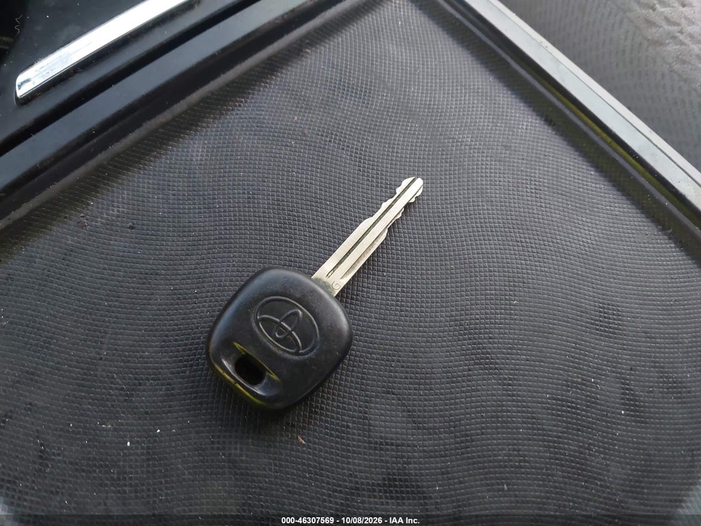 2013 Toyota Sienna LE V6 8 Passenger photo 11