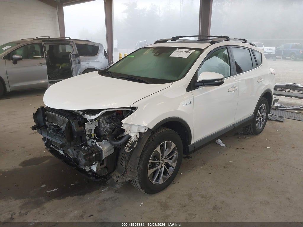 2018 Toyota RAV4 Hybrid XLE photo 2