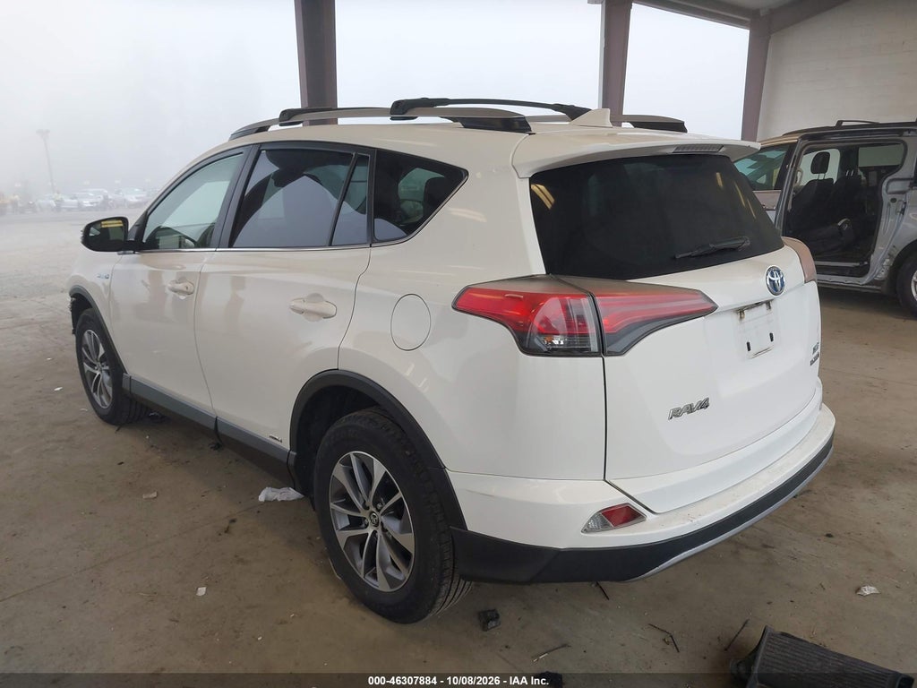 2018 Toyota RAV4 Hybrid XLE photo 3