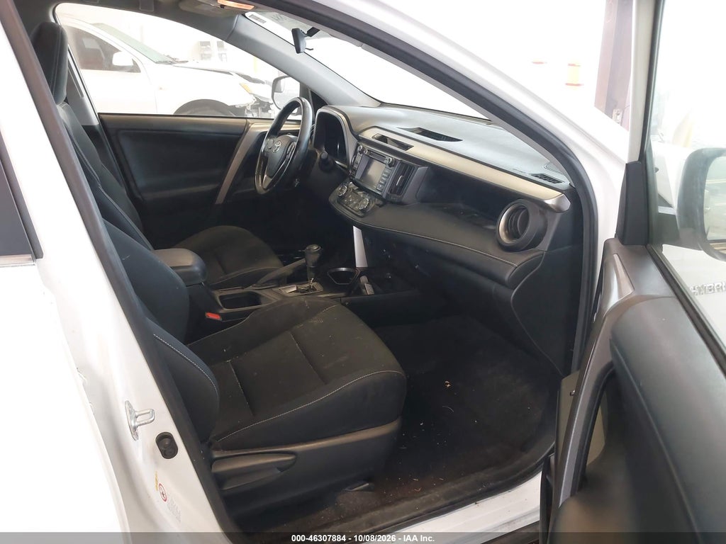 2018 Toyota RAV4 Hybrid XLE photo 5