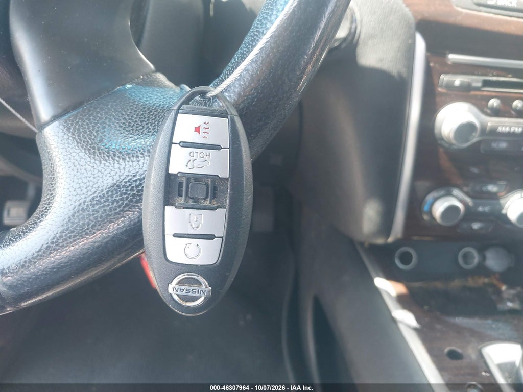 2013 Nissan Pathfinder SL photo 11