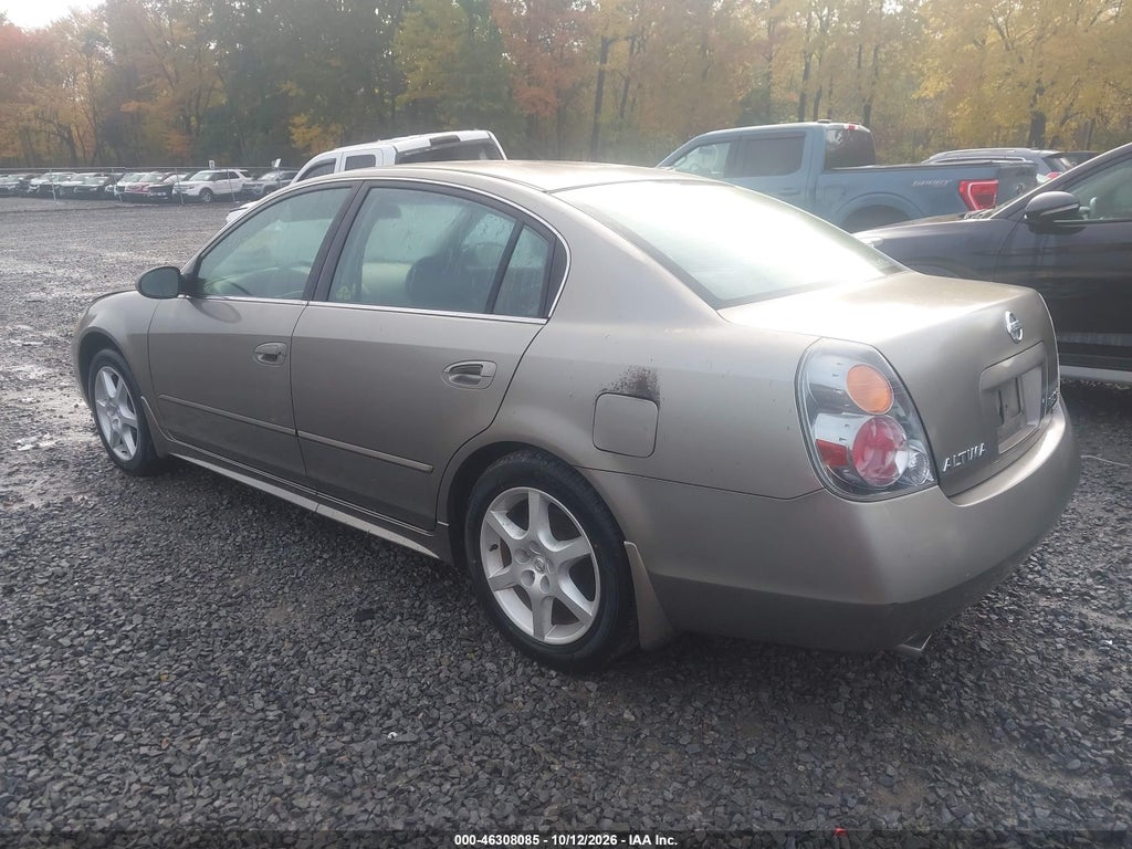 2002 Nissan Altima 3.5 SE photo 3
