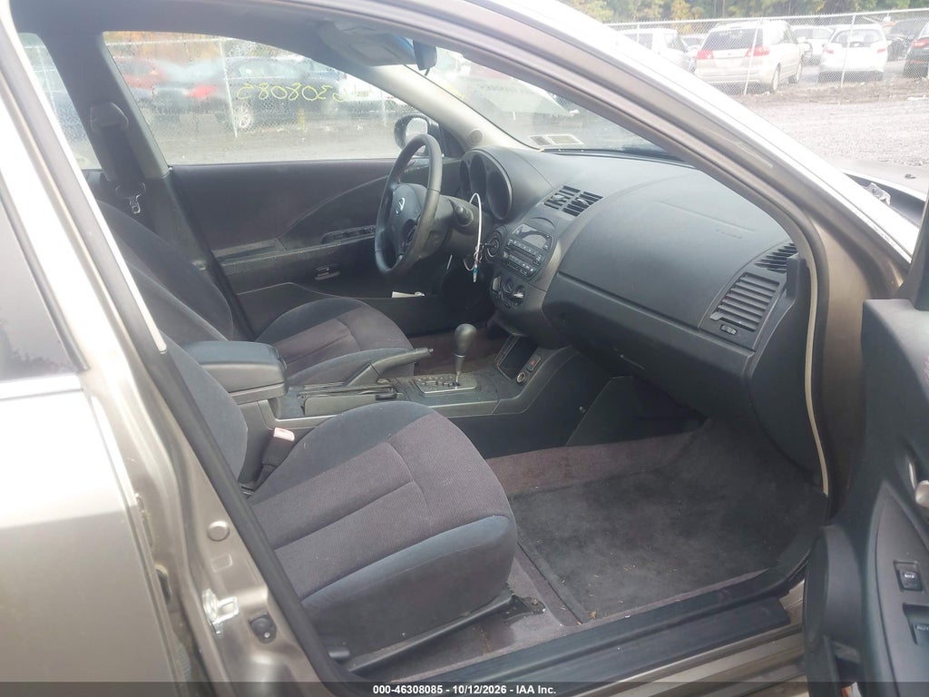 2002 Nissan Altima 3.5 SE photo 5