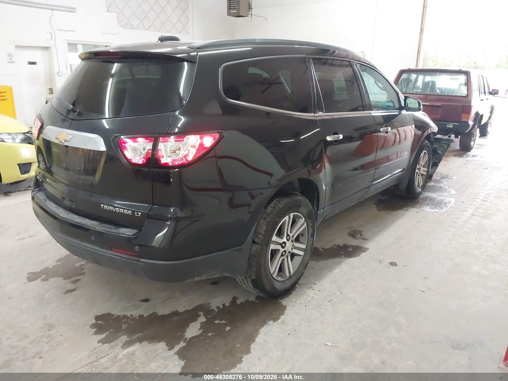 2016 Chevrolet Traverse 2LT photo 4