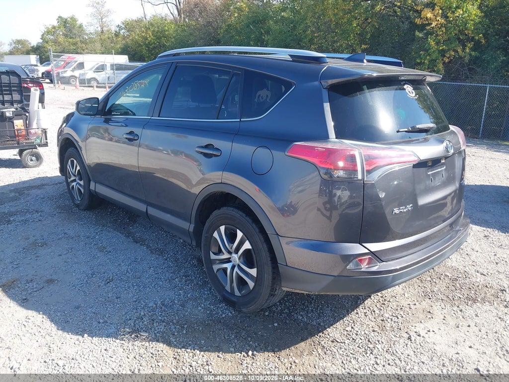 2016 Toyota RAV4 LE photo 3