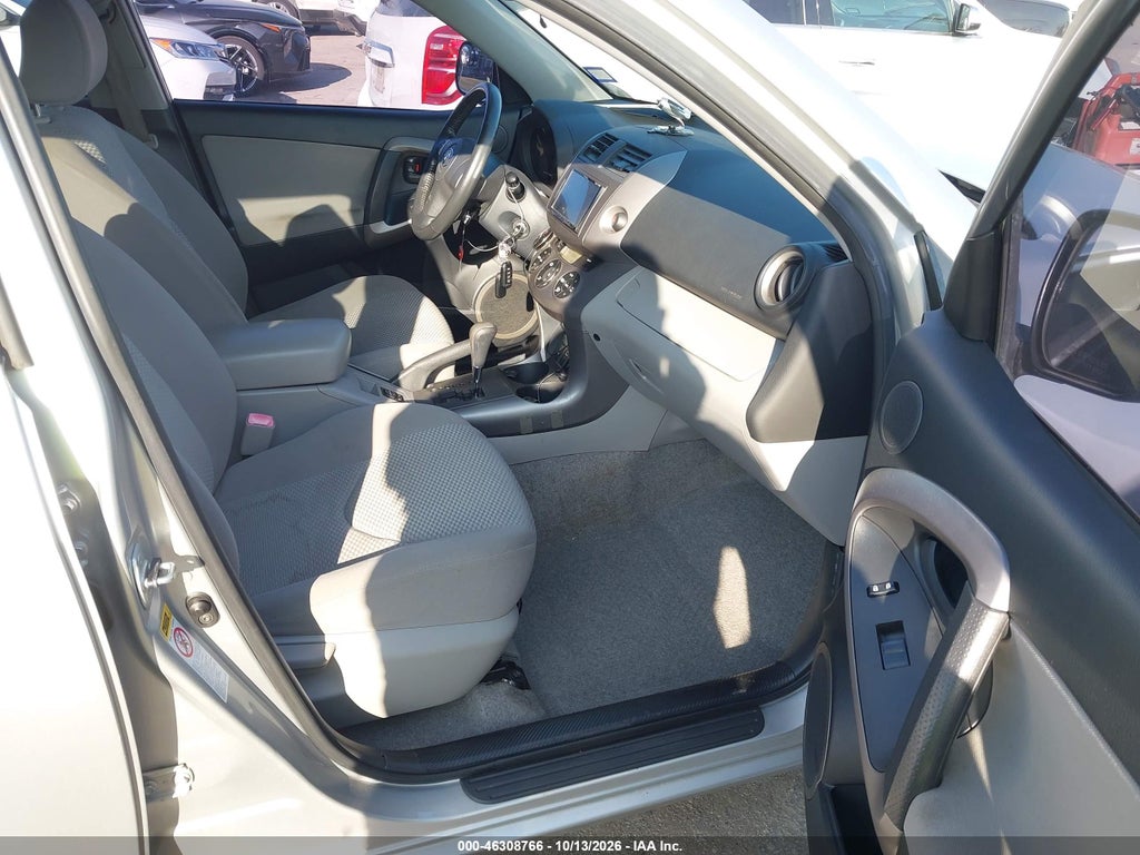 2008 Toyota RAV4 Limited V6 photo 5