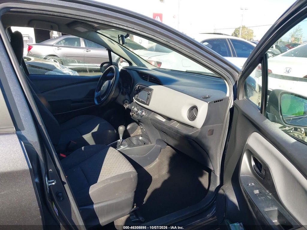 2015 Toyota Yaris L photo 5