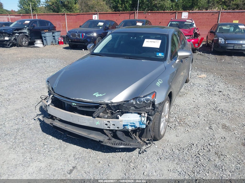 2016 Lexus IS 300 photo 6