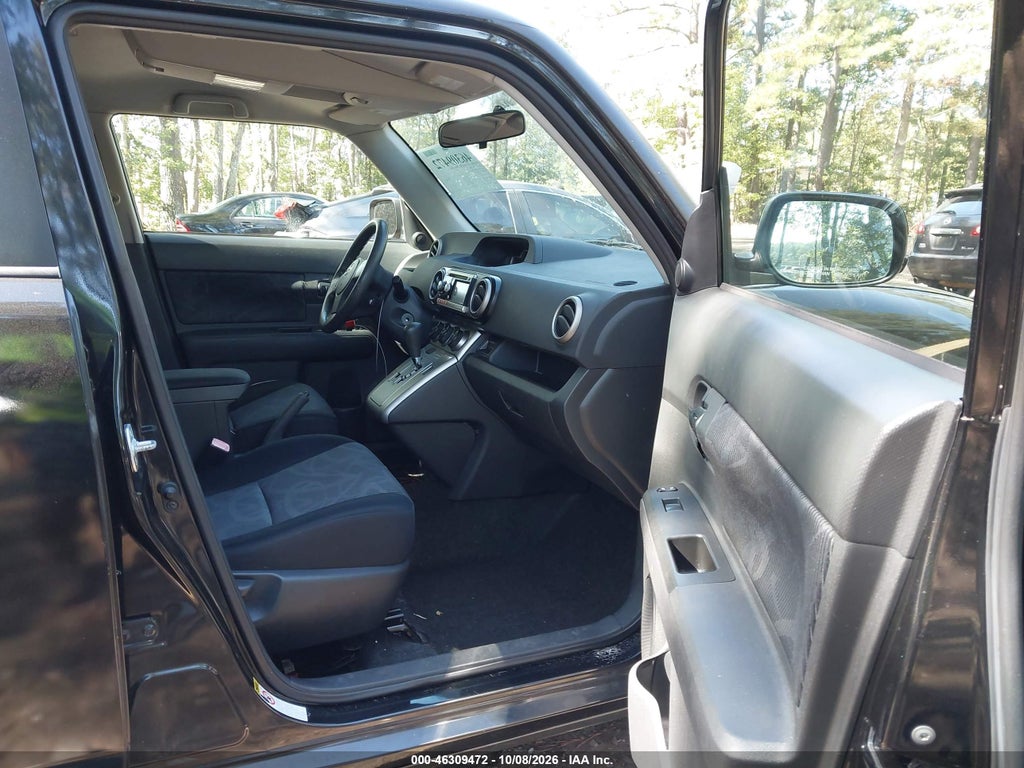 2011 Scion XB photo 5